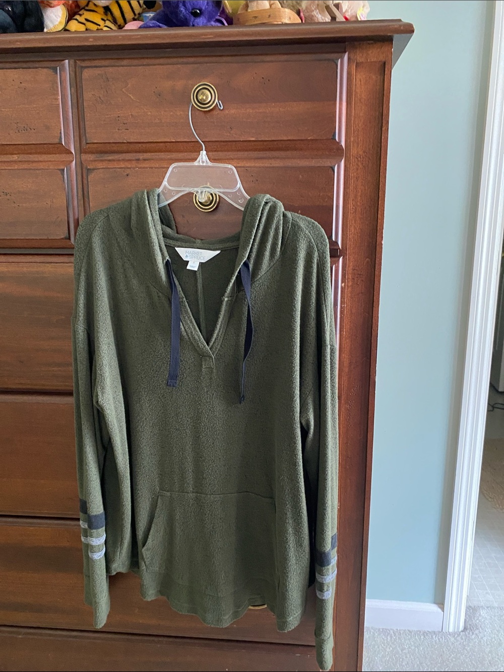 Market & Spruce Olive Green Zip-Up Hooded Sweater with Navy Drawstrings
